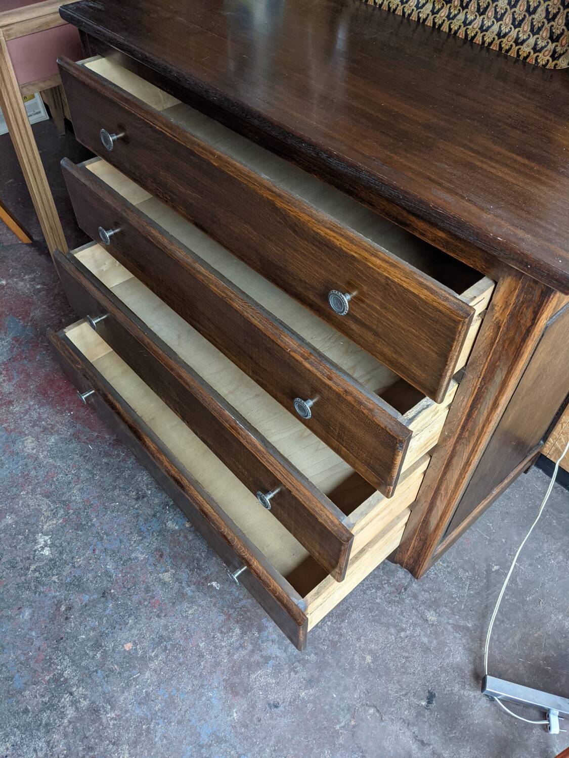 Chest of drawers