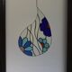 Vitrail décoratif “Goutte d’eau” – Verre coloré fait main, 40 × 40 cm