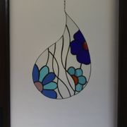 Vitrail décoratif “Goutte d’eau” – Verre coloré fait main, 40 × 40 cm