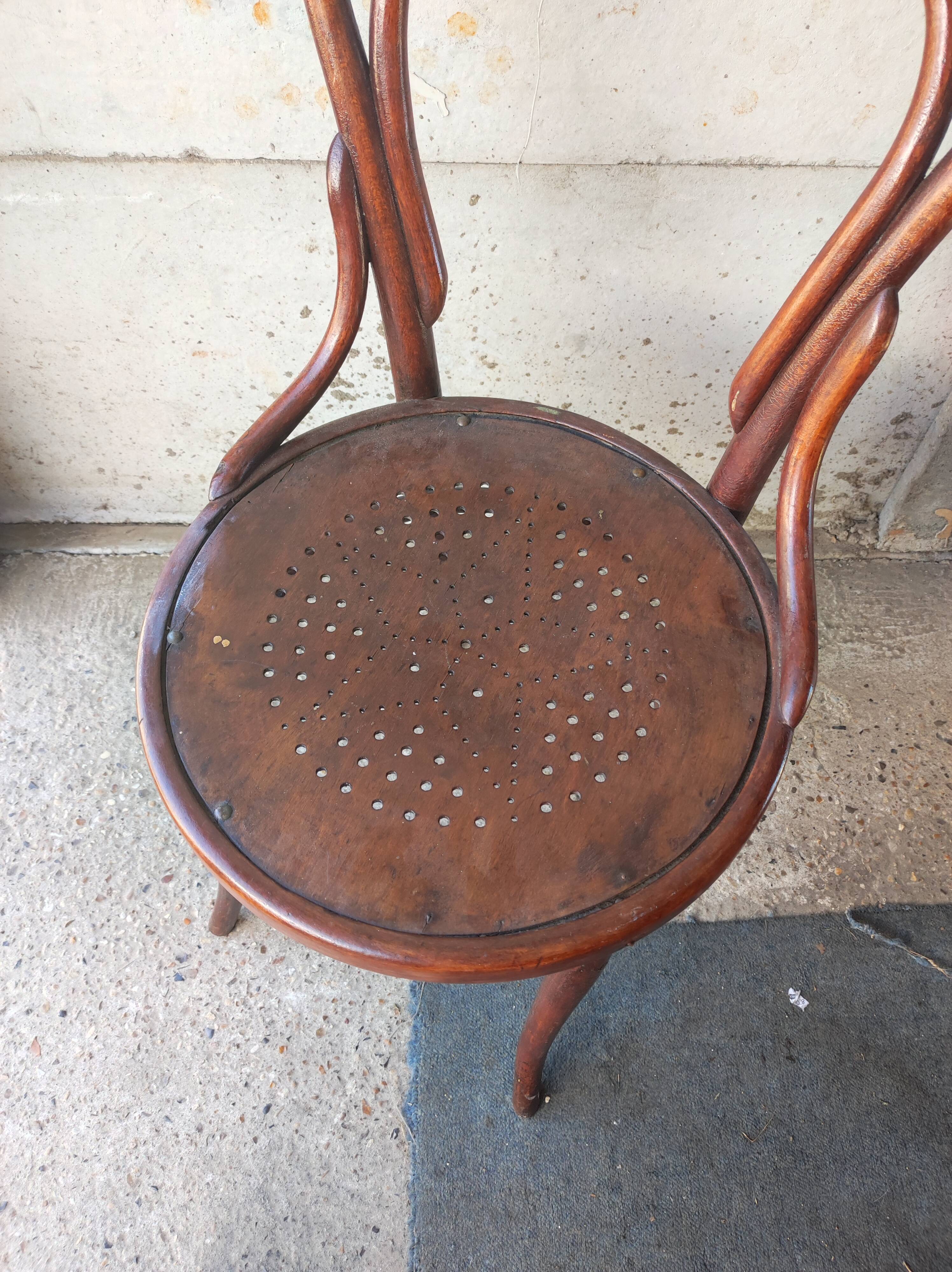 Curved wood bistro chair
