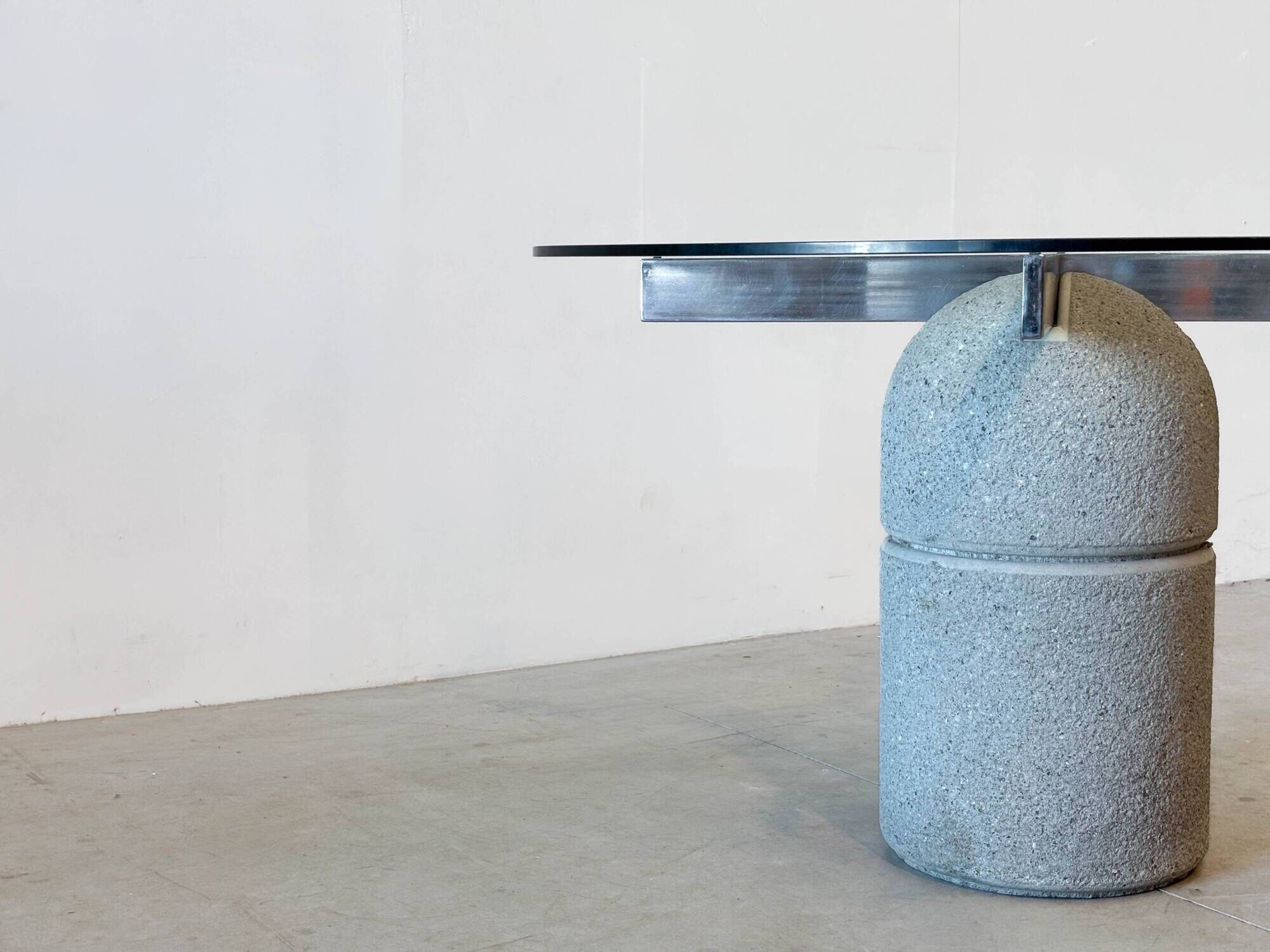 Italian brutalist dining table by Giovanni Offredi for Saporiti Italy
