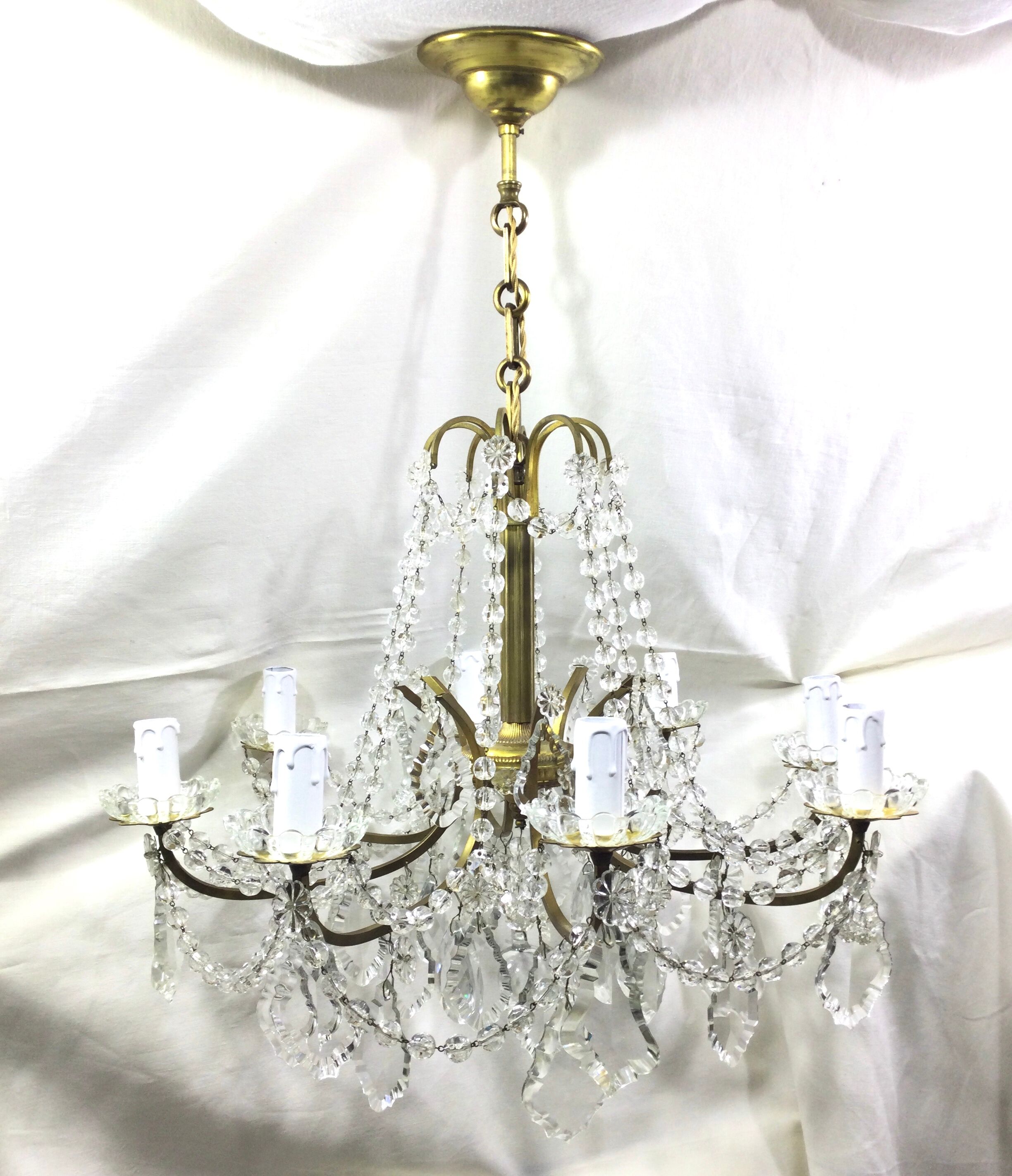 Lustre à 8 lumières en bronze et cristal