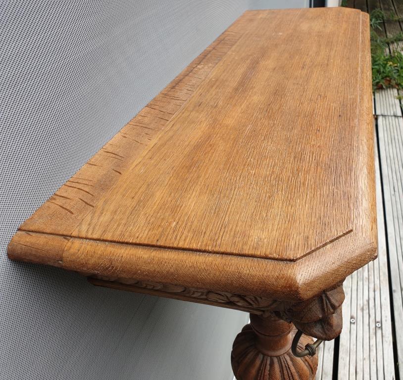 Neo-Gothic lion-headed applique console