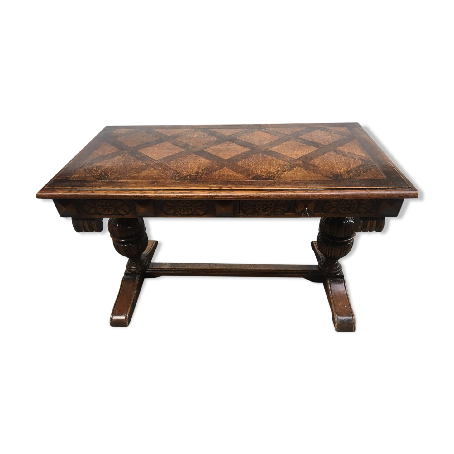 Table style Renaissance office