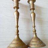 Paire de bougeoirs en laiton