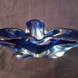 Cendrier trilobé en cristal bleu