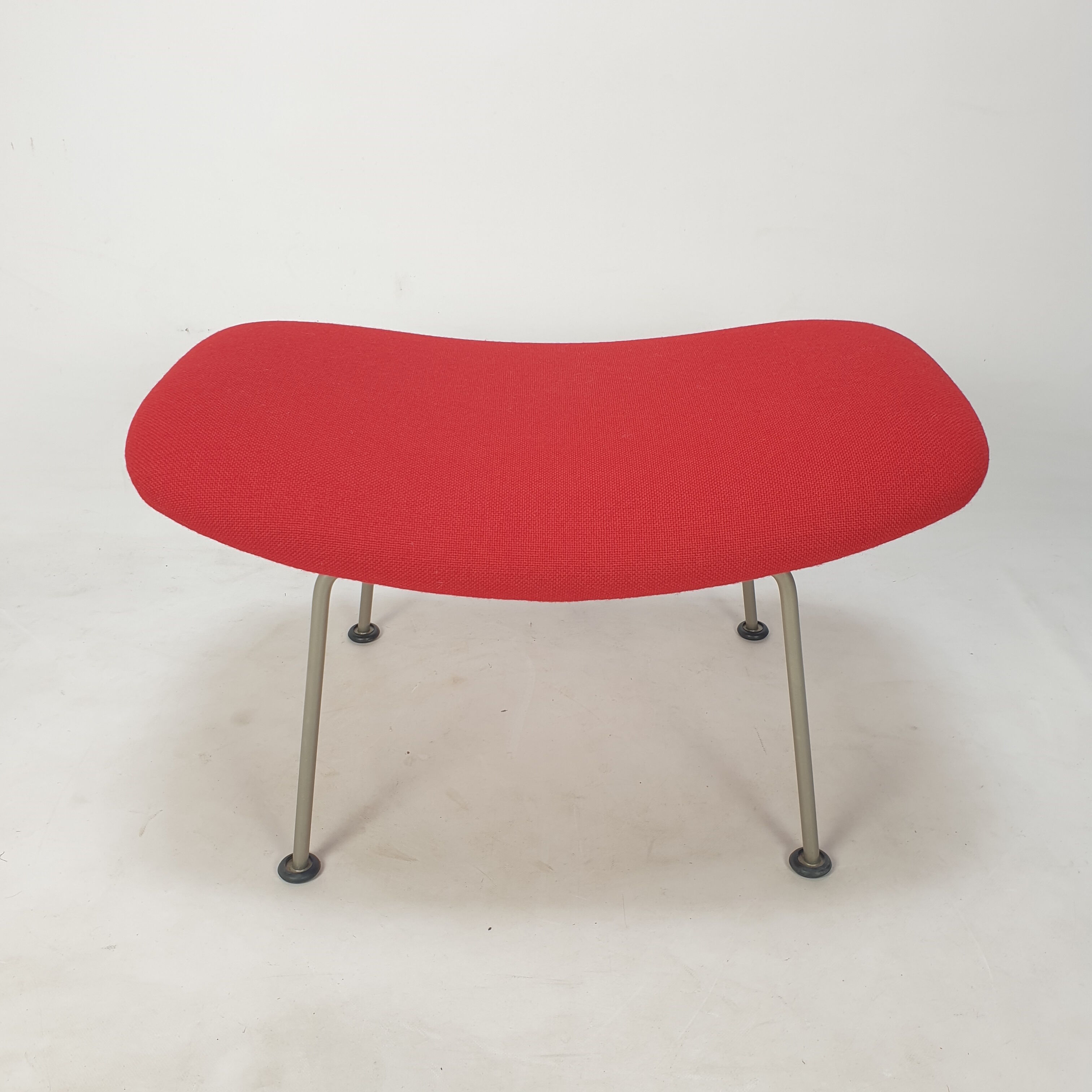 Mid Century Oyster Chair and Ottoman by Pierre Paulin for Artifort, 1960s