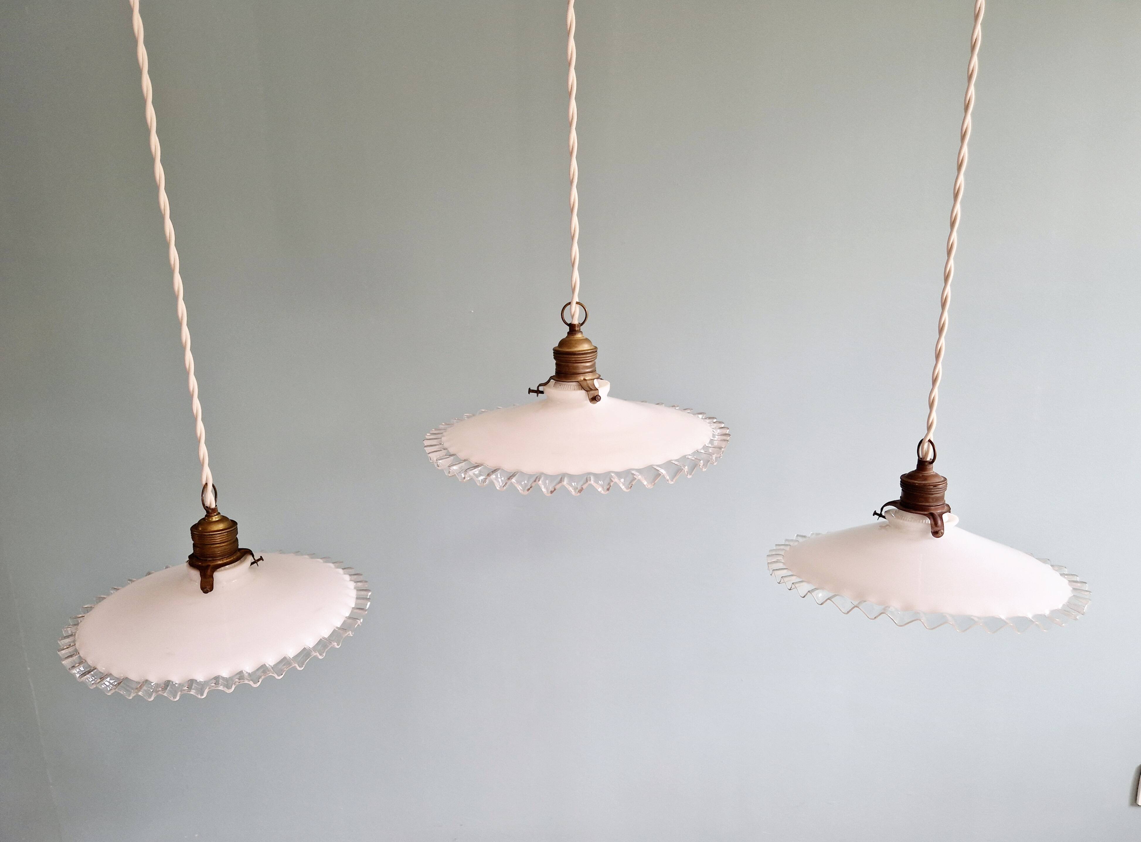 Suspension in opaline 1930s