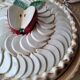 Pie dish in slipware - Apple patterns