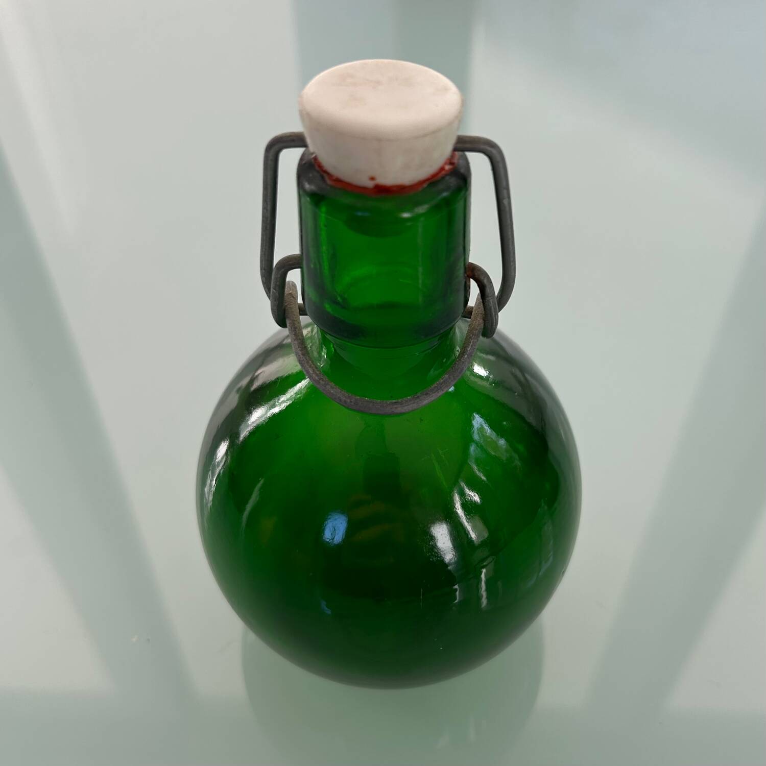 Duo de bouteilles vertes