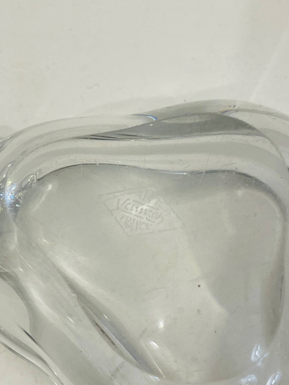 Crystal dish in the shape of a pear – Vannes-le-Châtel, 1970s