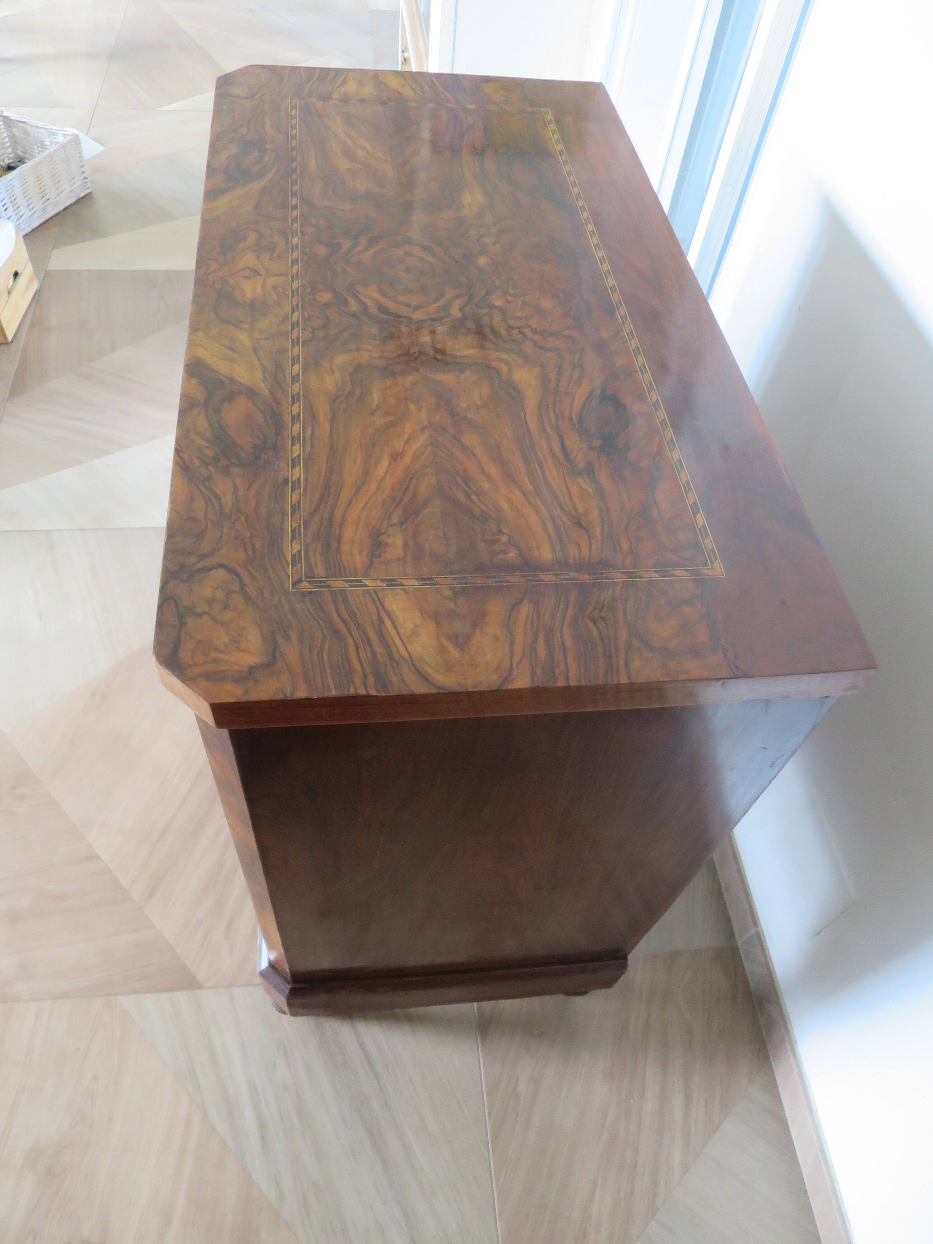 Antique oak burr chest of drawers - 4 drawers - marquetry inlay from the early 21st century
