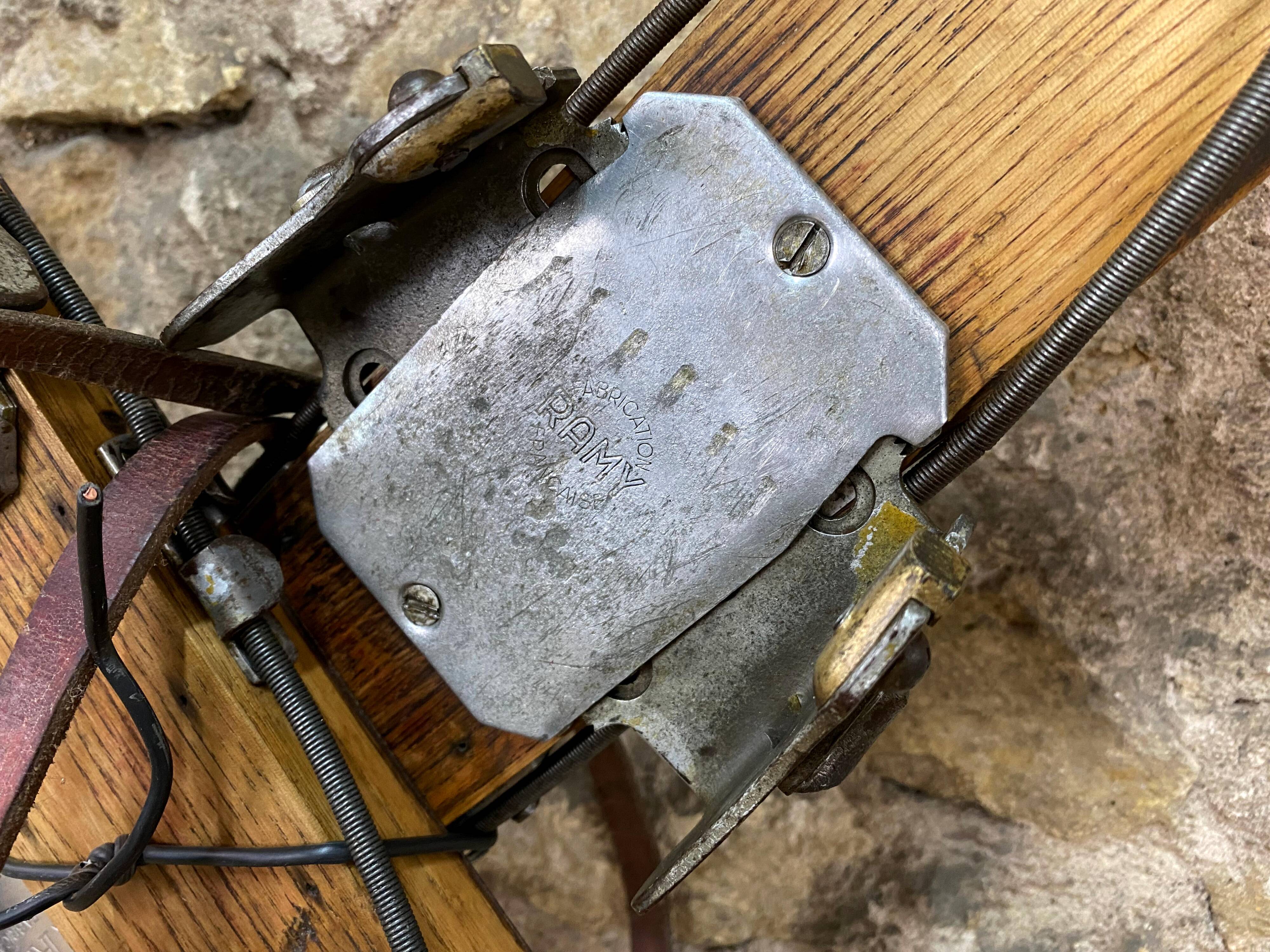 Old skis wood ash deco chalet mountain vintage 208 cm