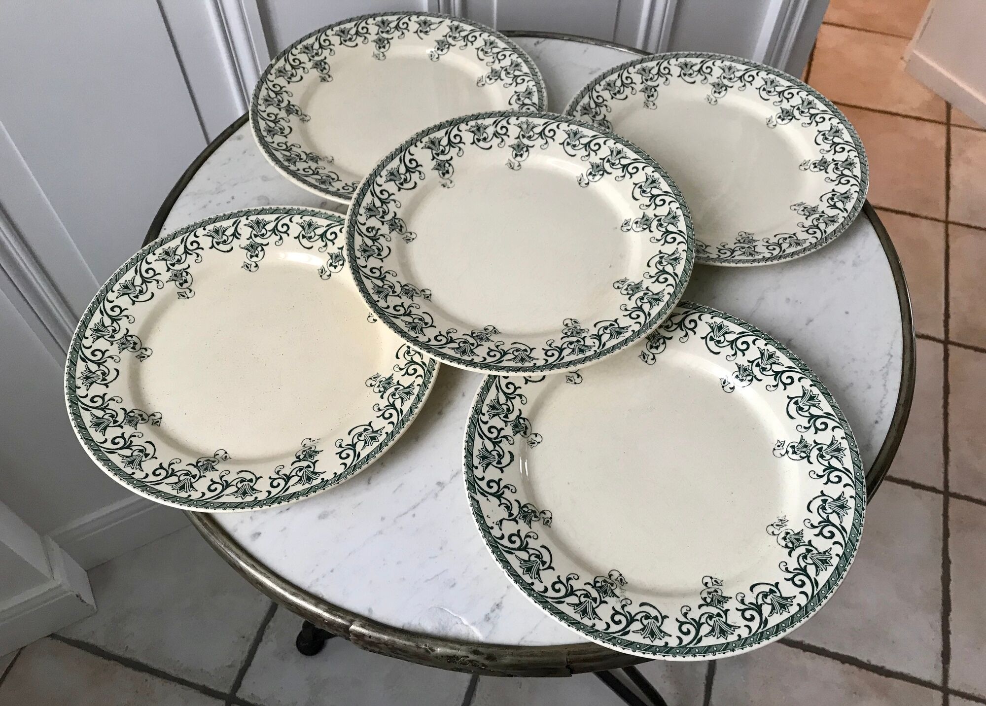 lot of 5 flat plates Terre de Fer Digoin Sarreguemines model "Suzanne" late nineteenth