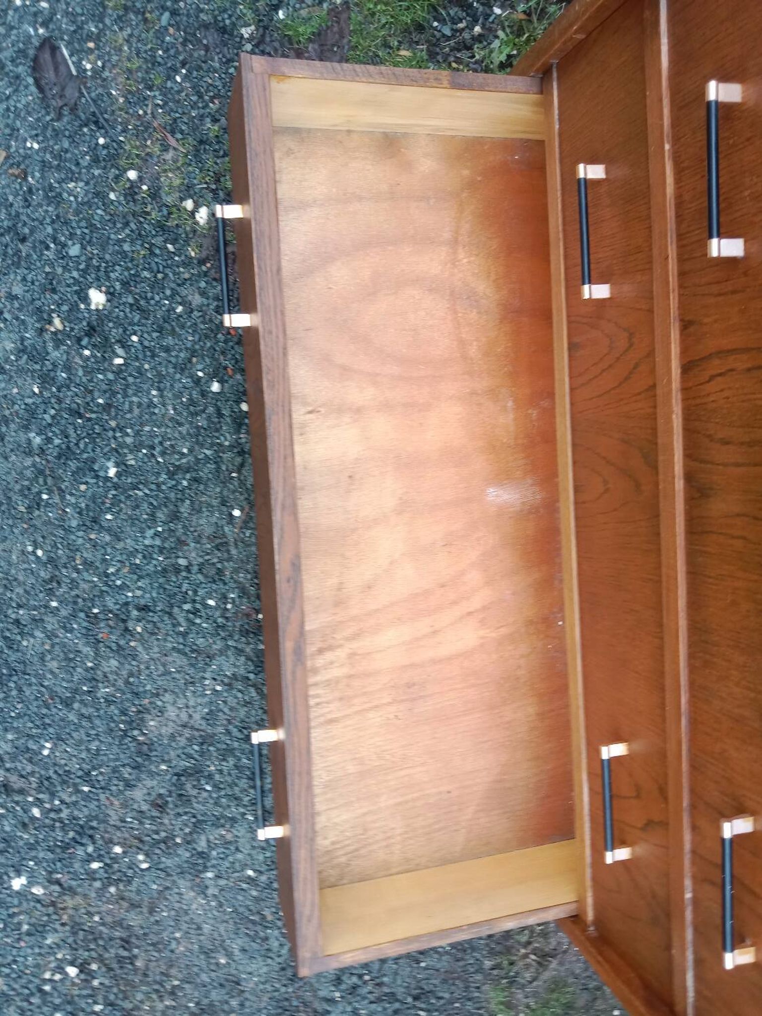 Commode vintage pieds compas