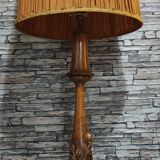 Grande lampe en bois florale sculpté 1960