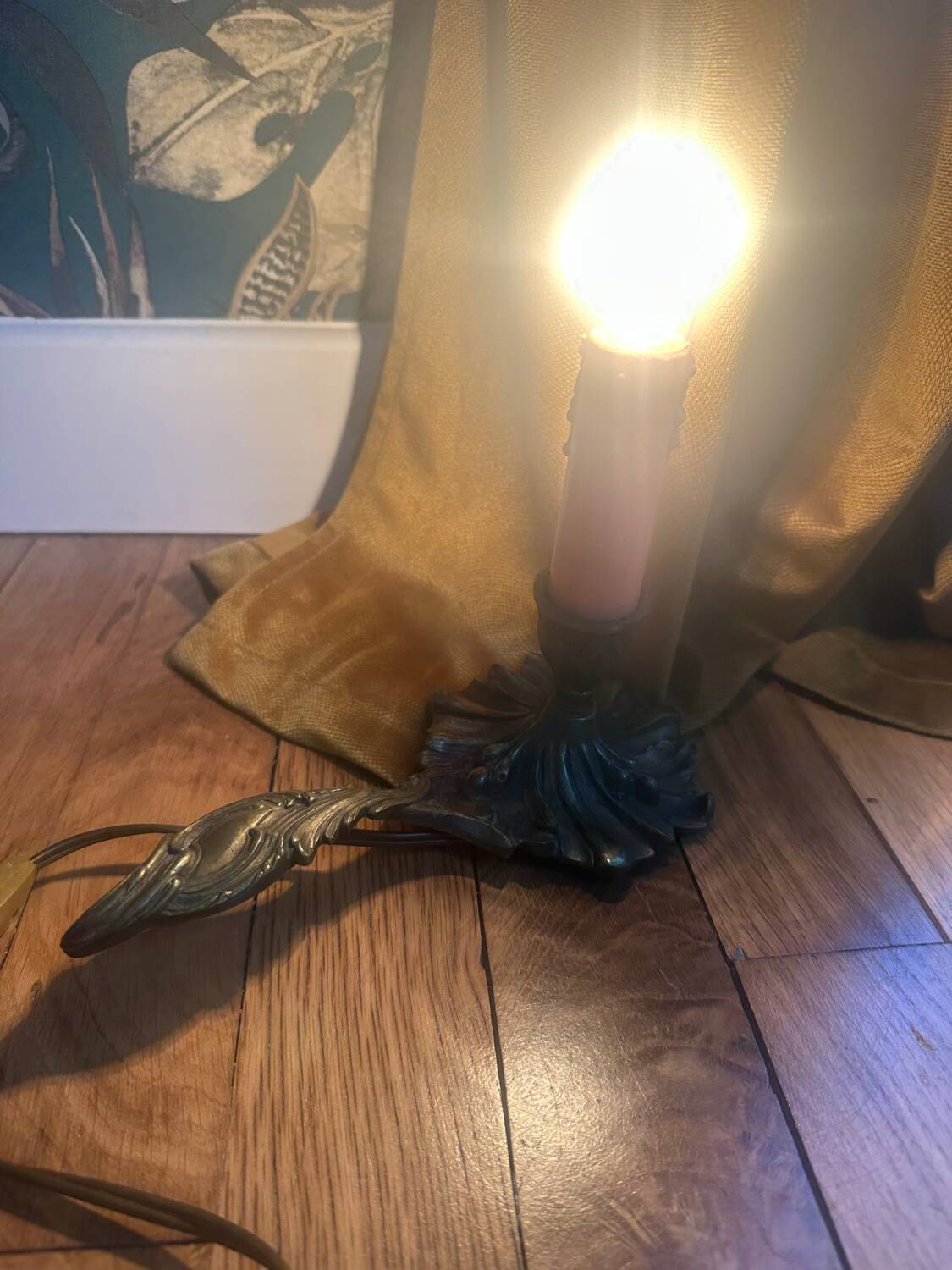 Antique bronze mirror wall light