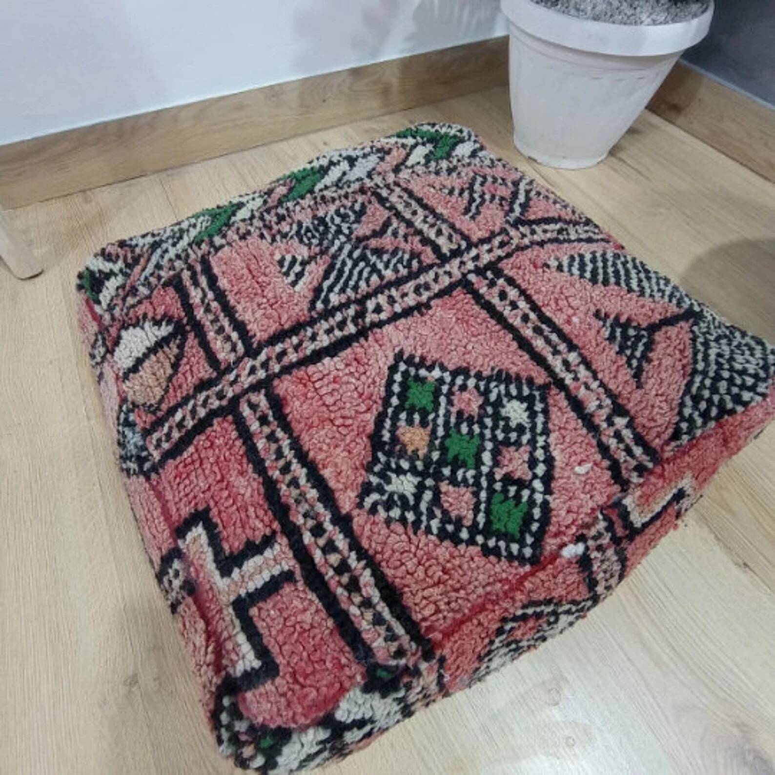 Handmade Berber pouf in wool 60 X 60 X 20 CM