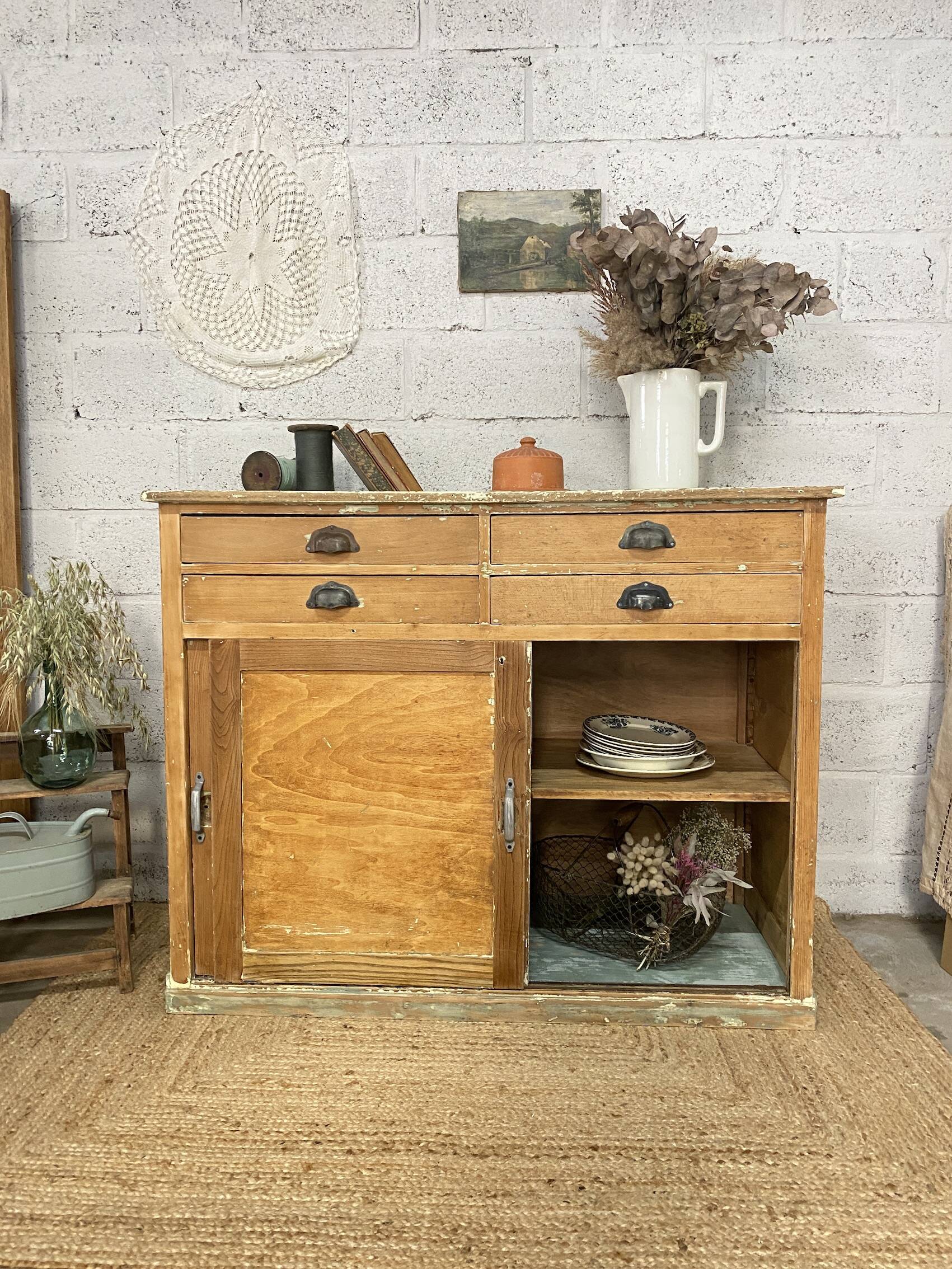 Buffet, meuble de métier à portes coulissantes