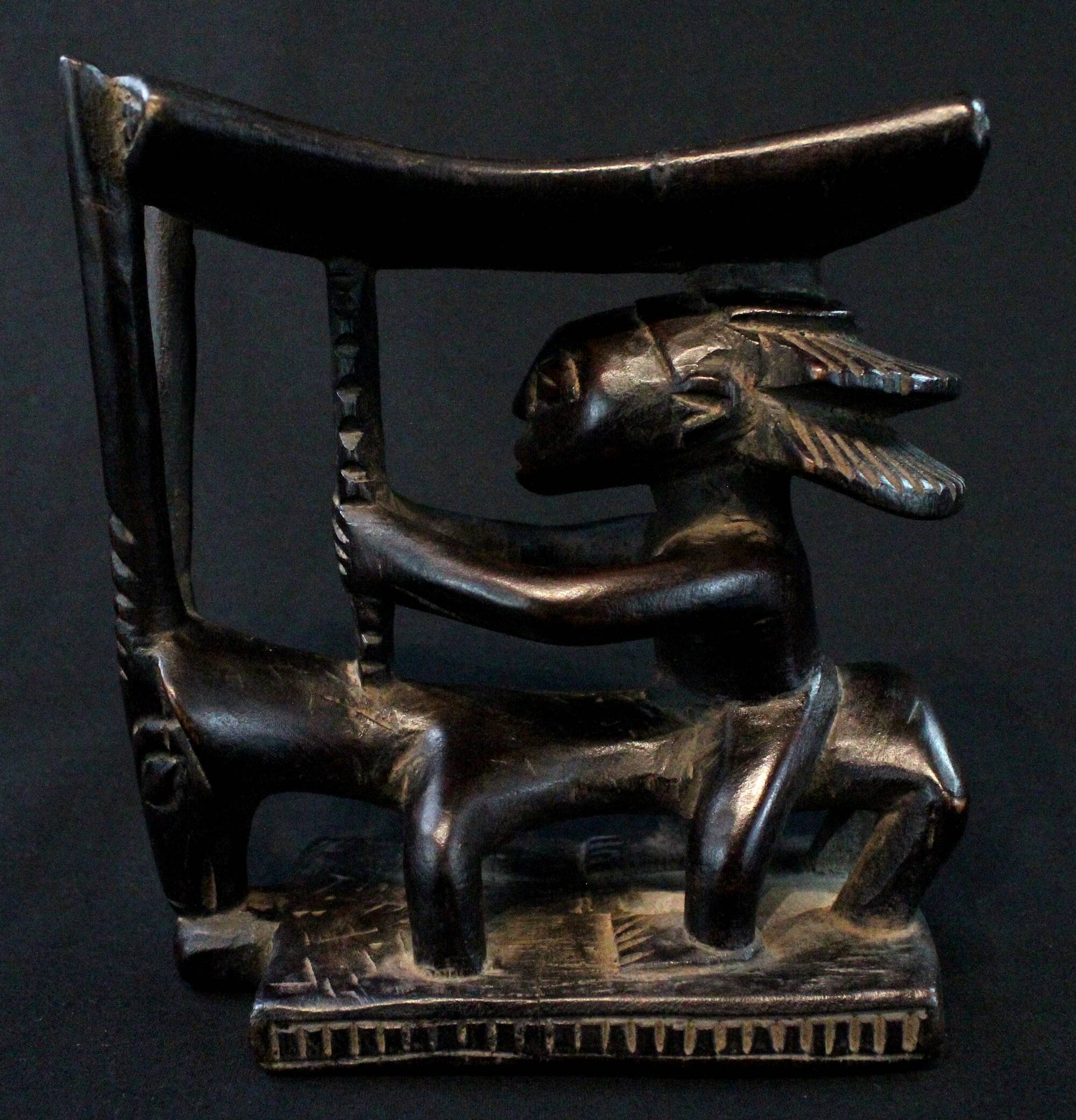 Luba neck support - dr congo