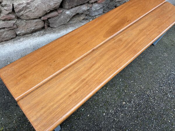 Banc d’école maternelle vintage