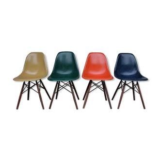 Set of 4 chairs Eames Side chairs Herman Miller Dowel DSW