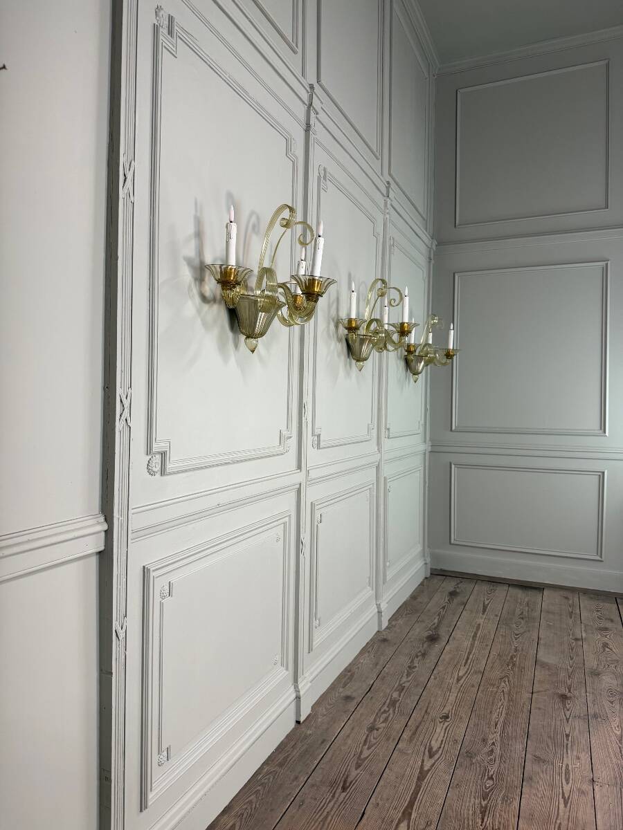 Venetian wall light in gilded Murano glass, circa 1940, set of five available.