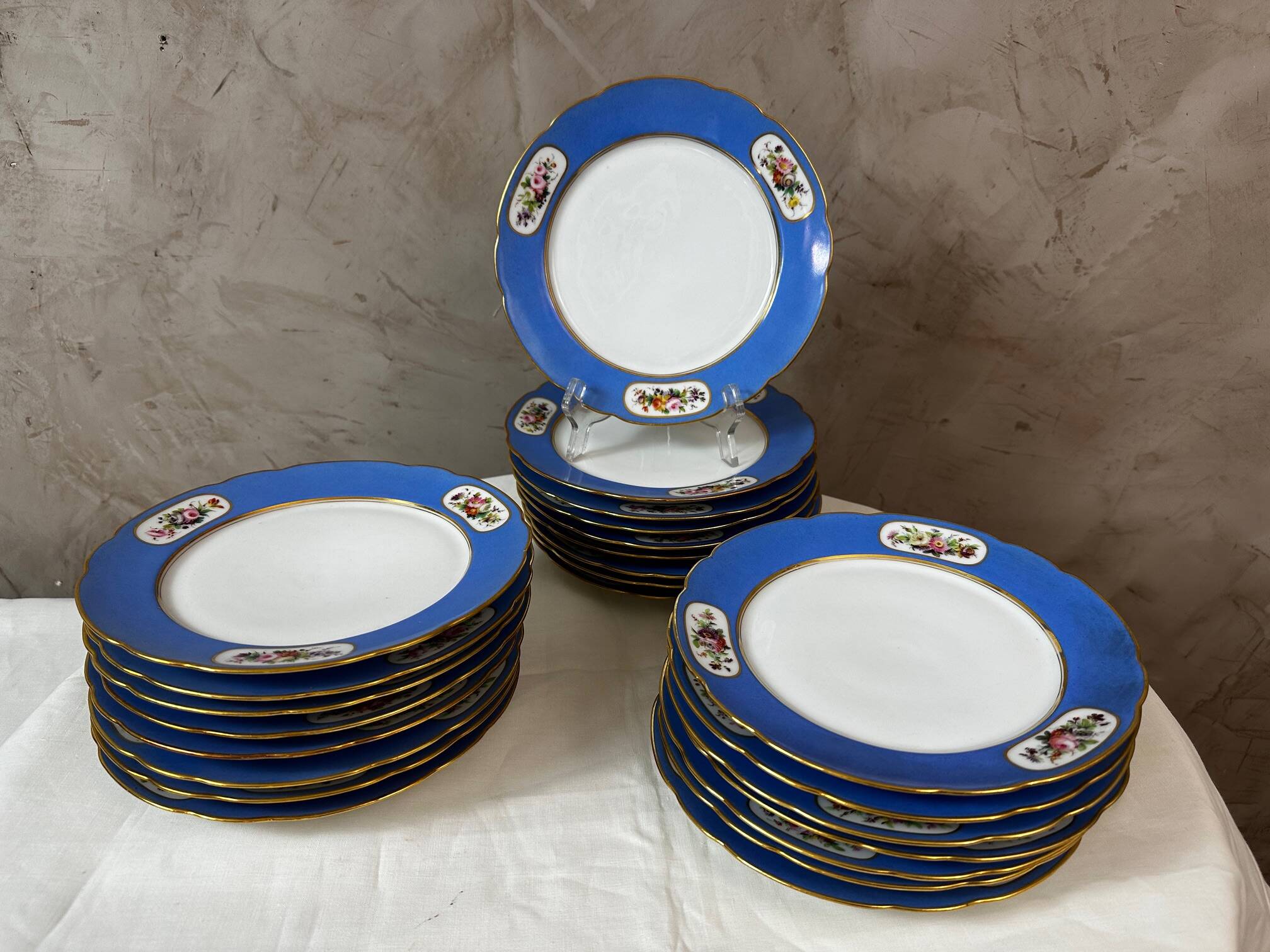 Porcelain service from Paris