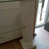 Column console in staff