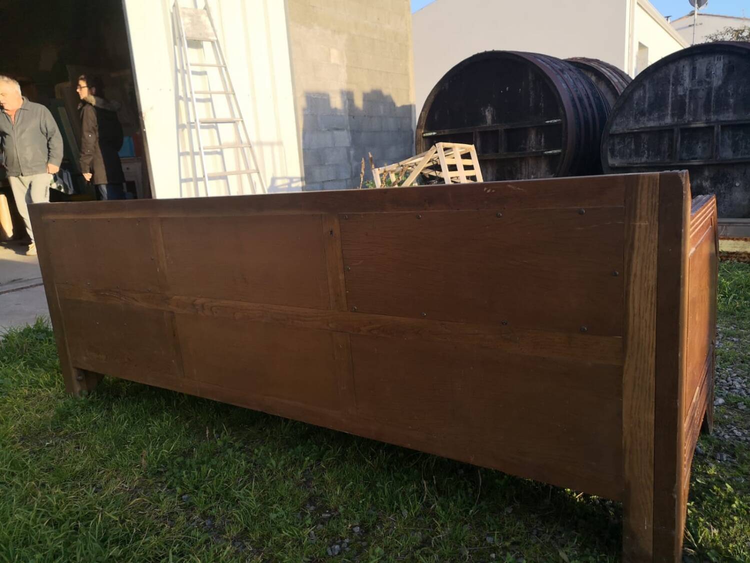 Art Deco banquette in its original condition.