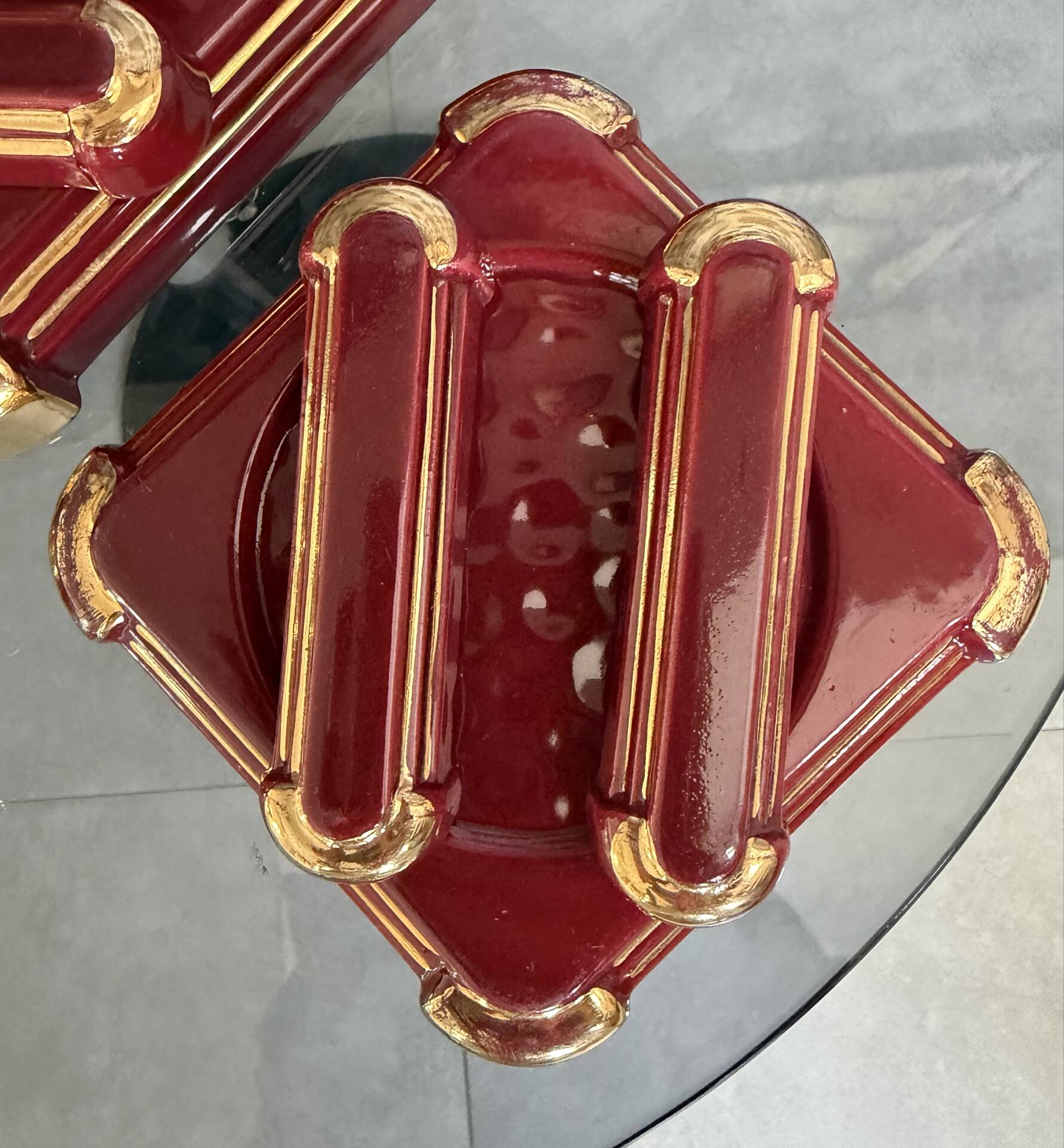 Art Deco table service in glazed burgundy and gold earthenware – Complete