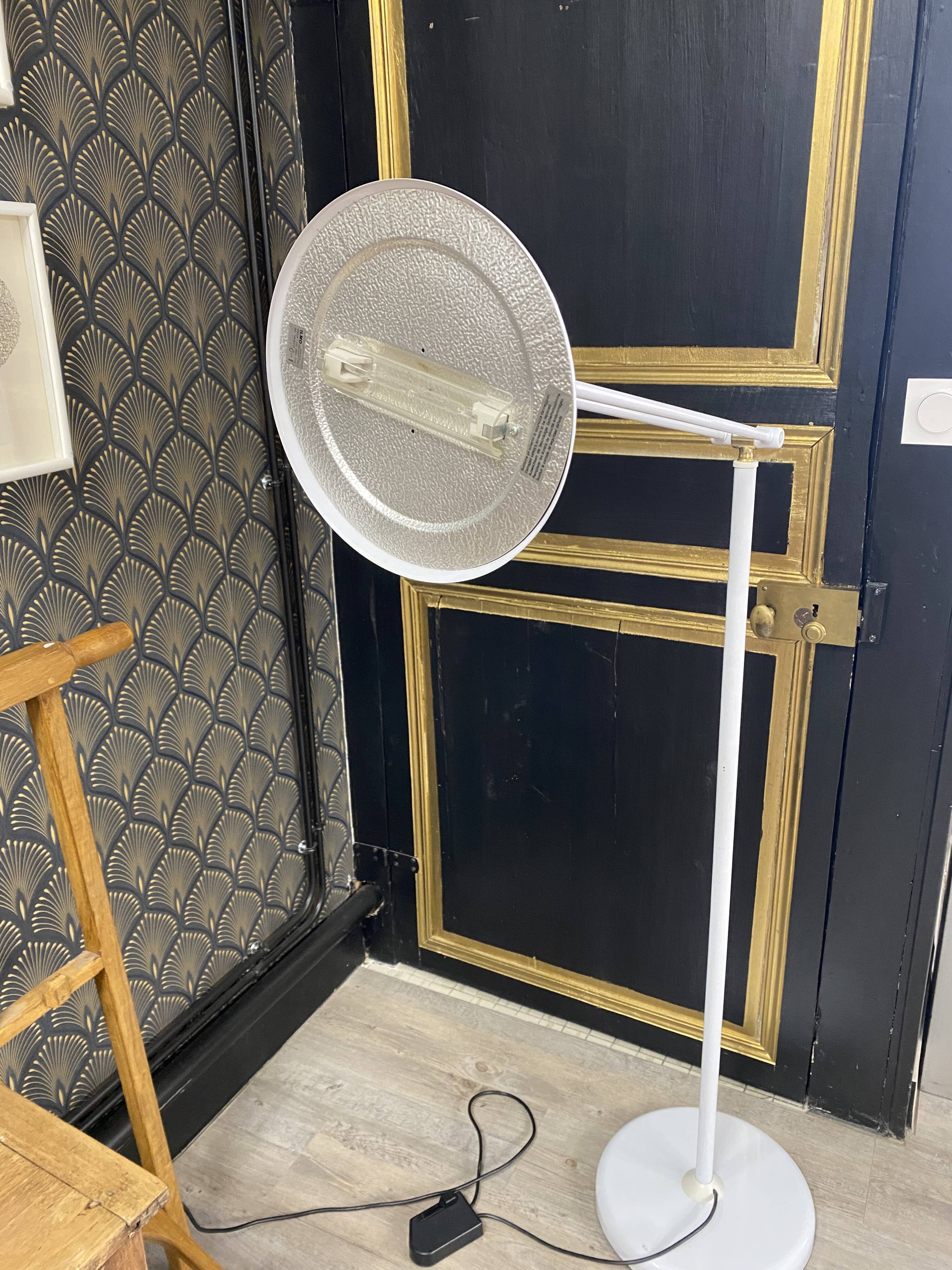 Ilmo vintage white lacquered metal halogen floor lamp, Italy, 1970s