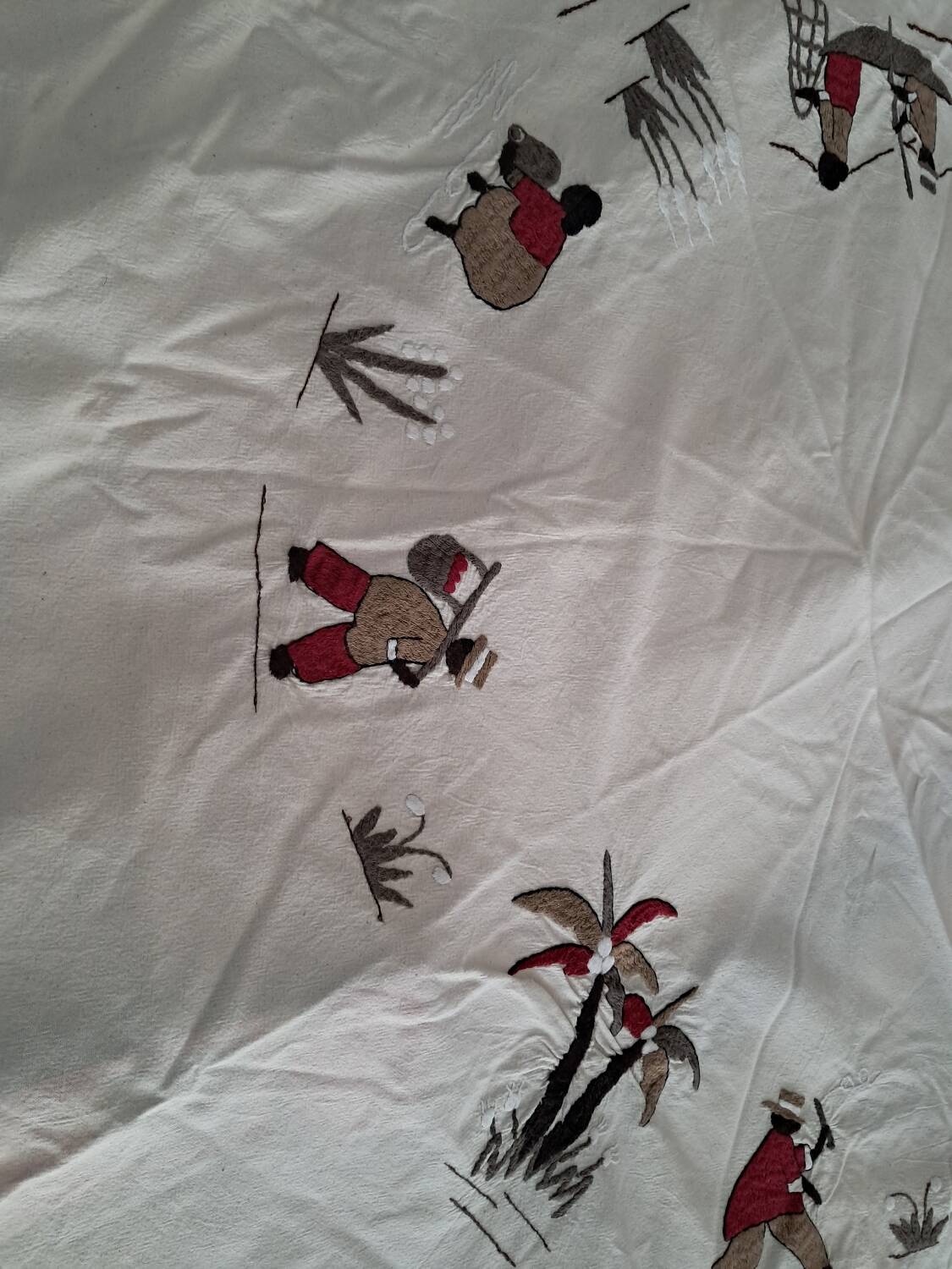 Round embroidered tablecloth