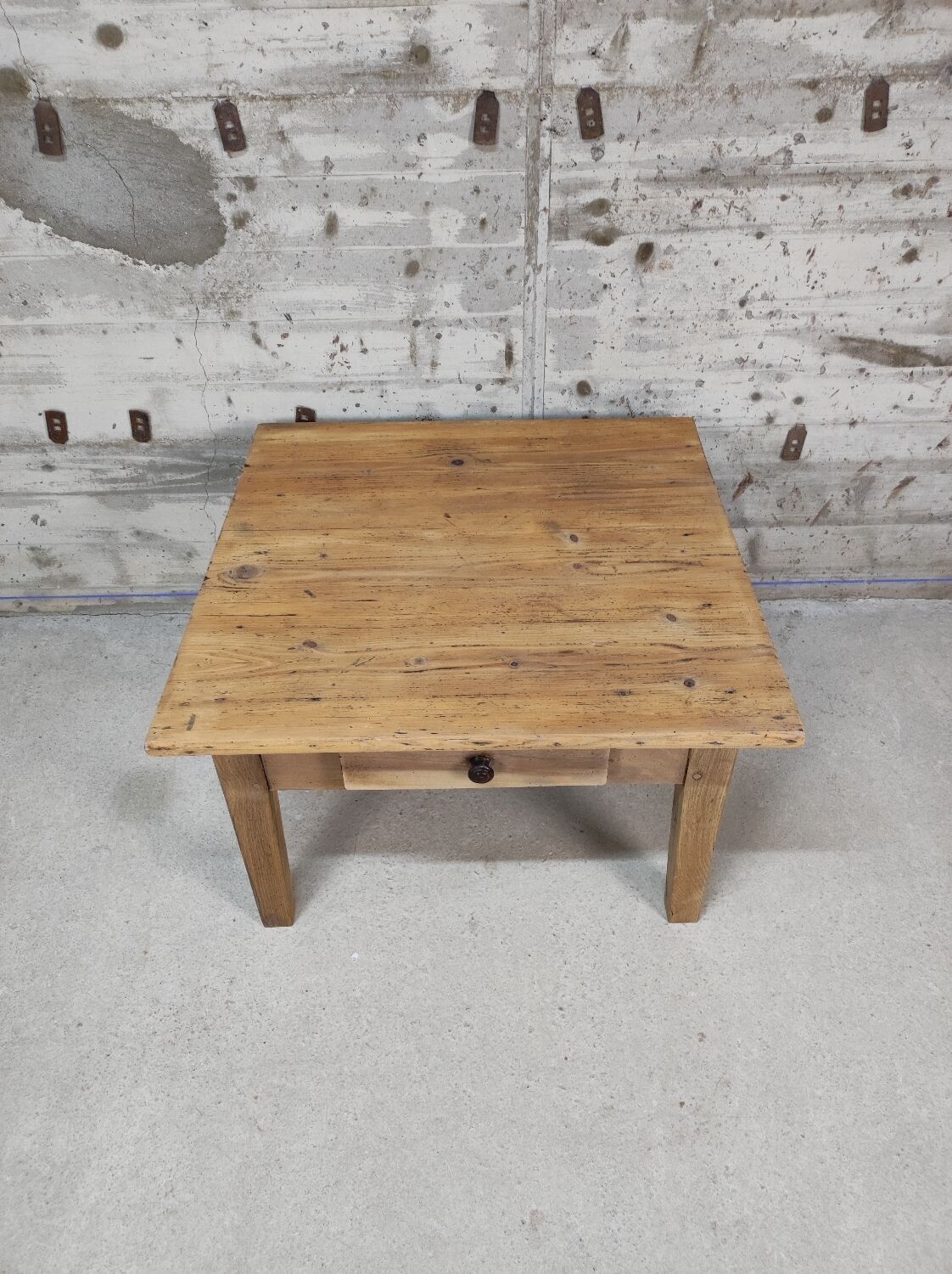 Table basse de ferme