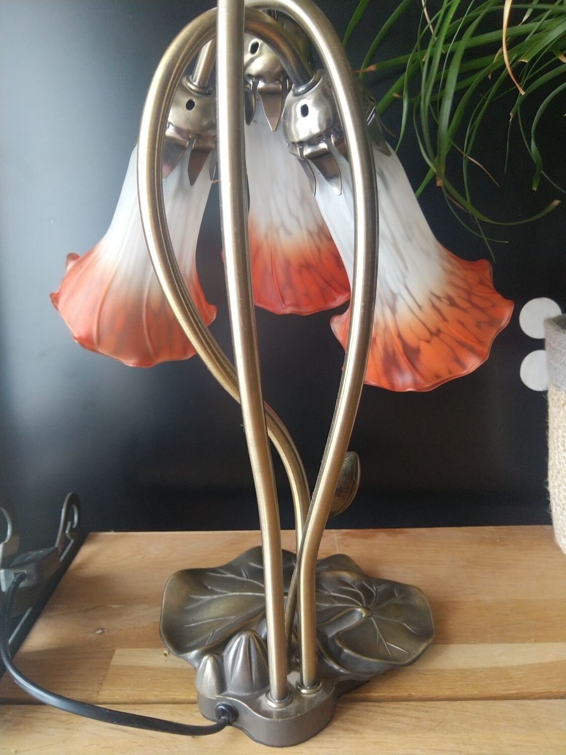 Lampe tulipe  pâte de verre style tyfany pied nénuphars style art nouveau
