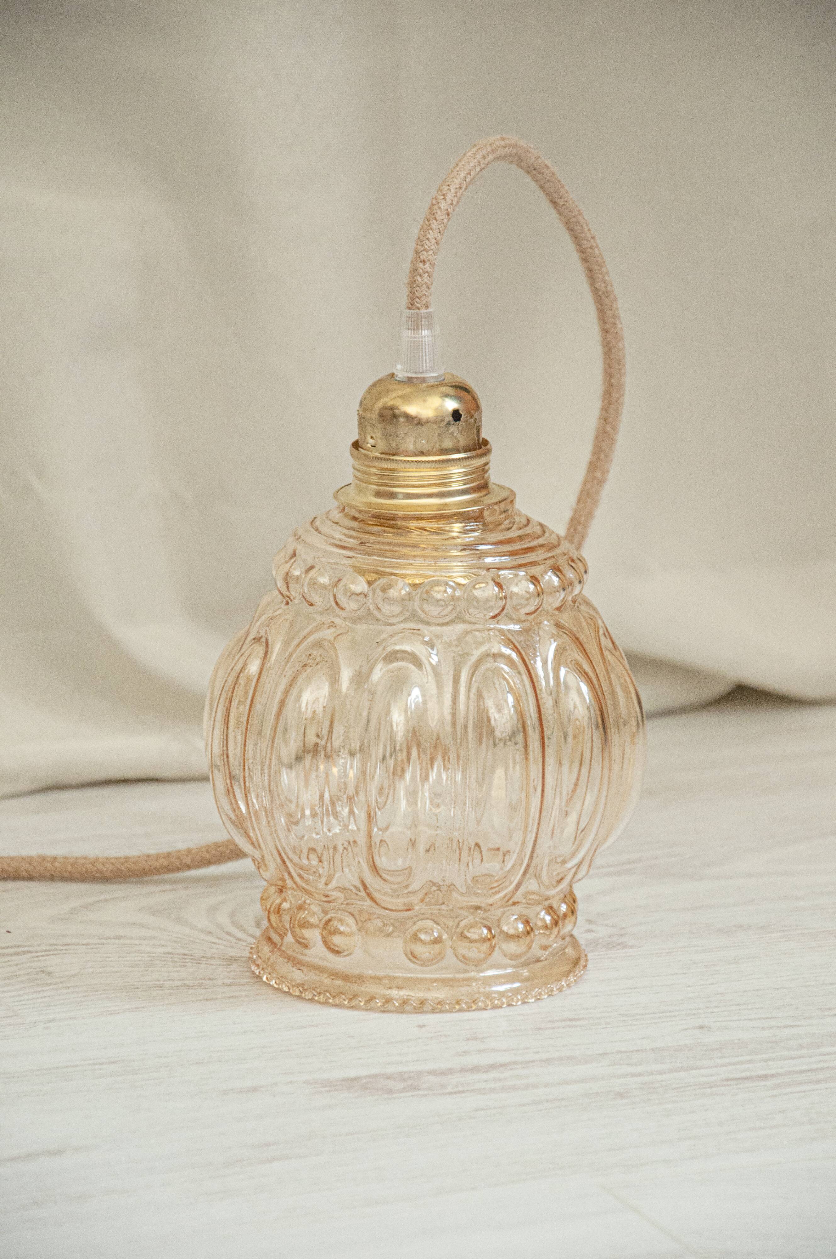 Suspension or vintage globe player