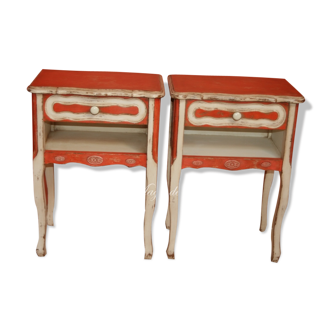Paire de chevets relooké shabby rouge et blanc antique patiné