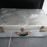 60' vintage vintage undue metal travel case