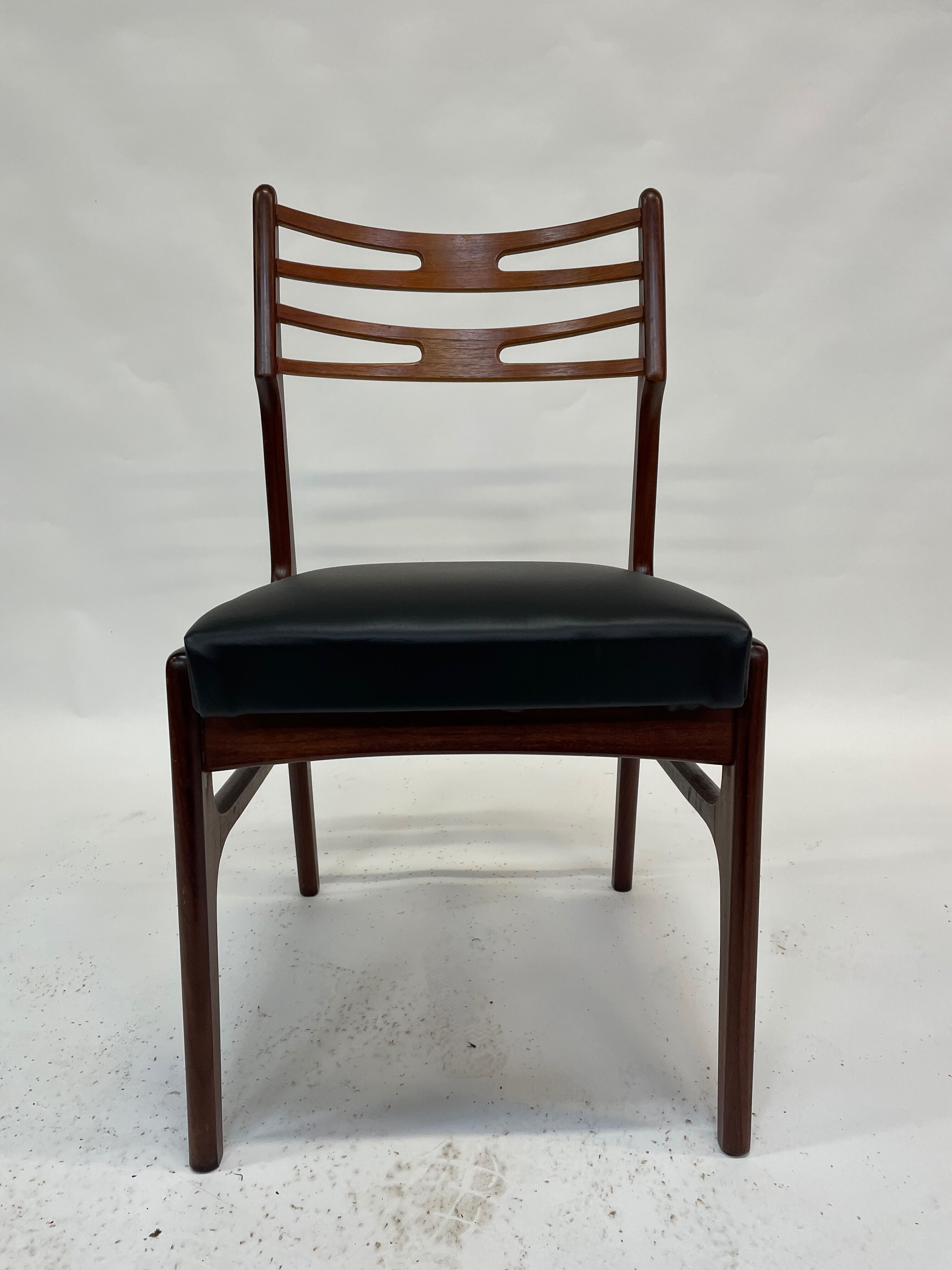 Set of five dining chairs by Johannes Andersen, model 101 Danish Design