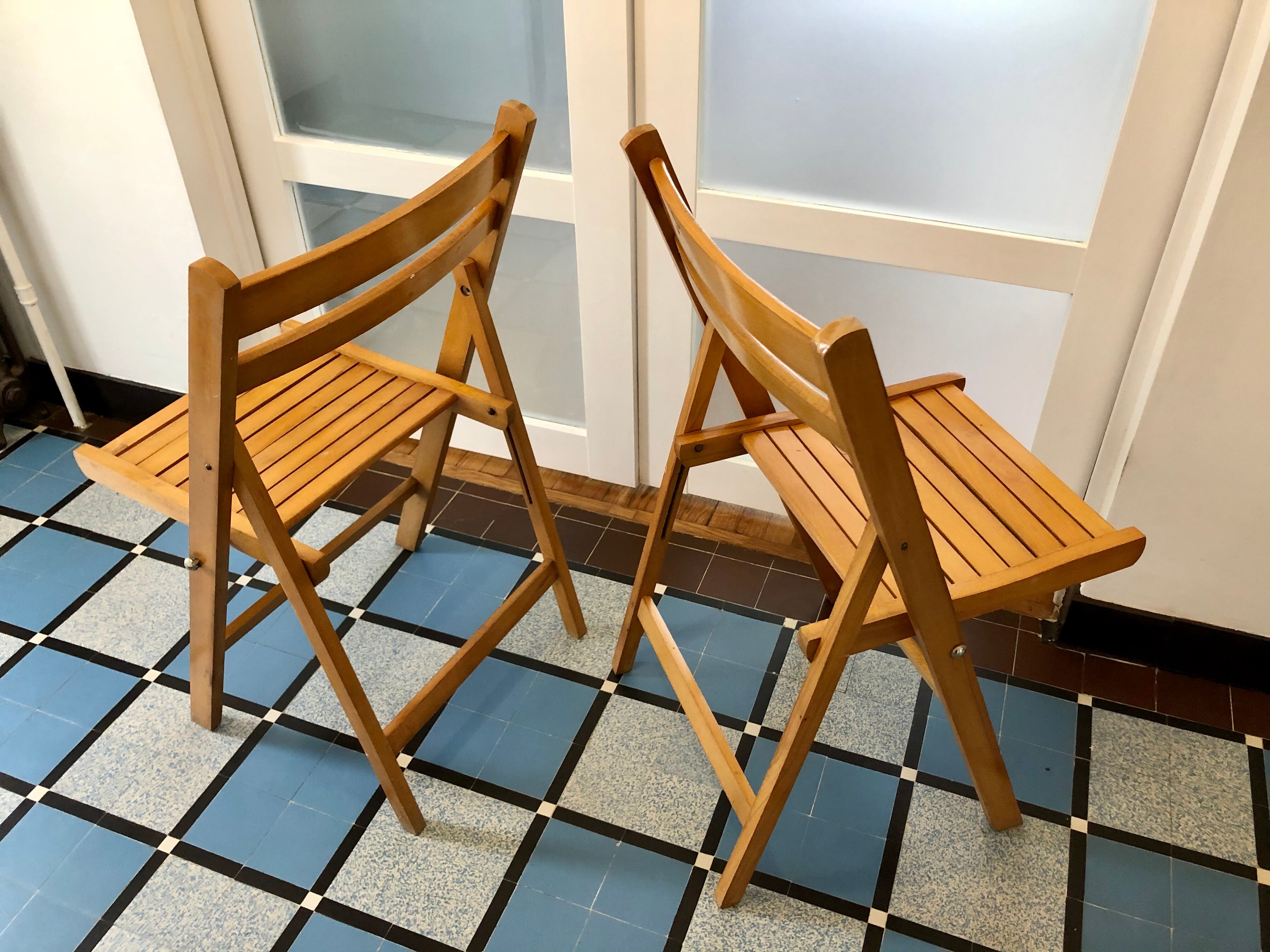 80s folding chairs in blond beech