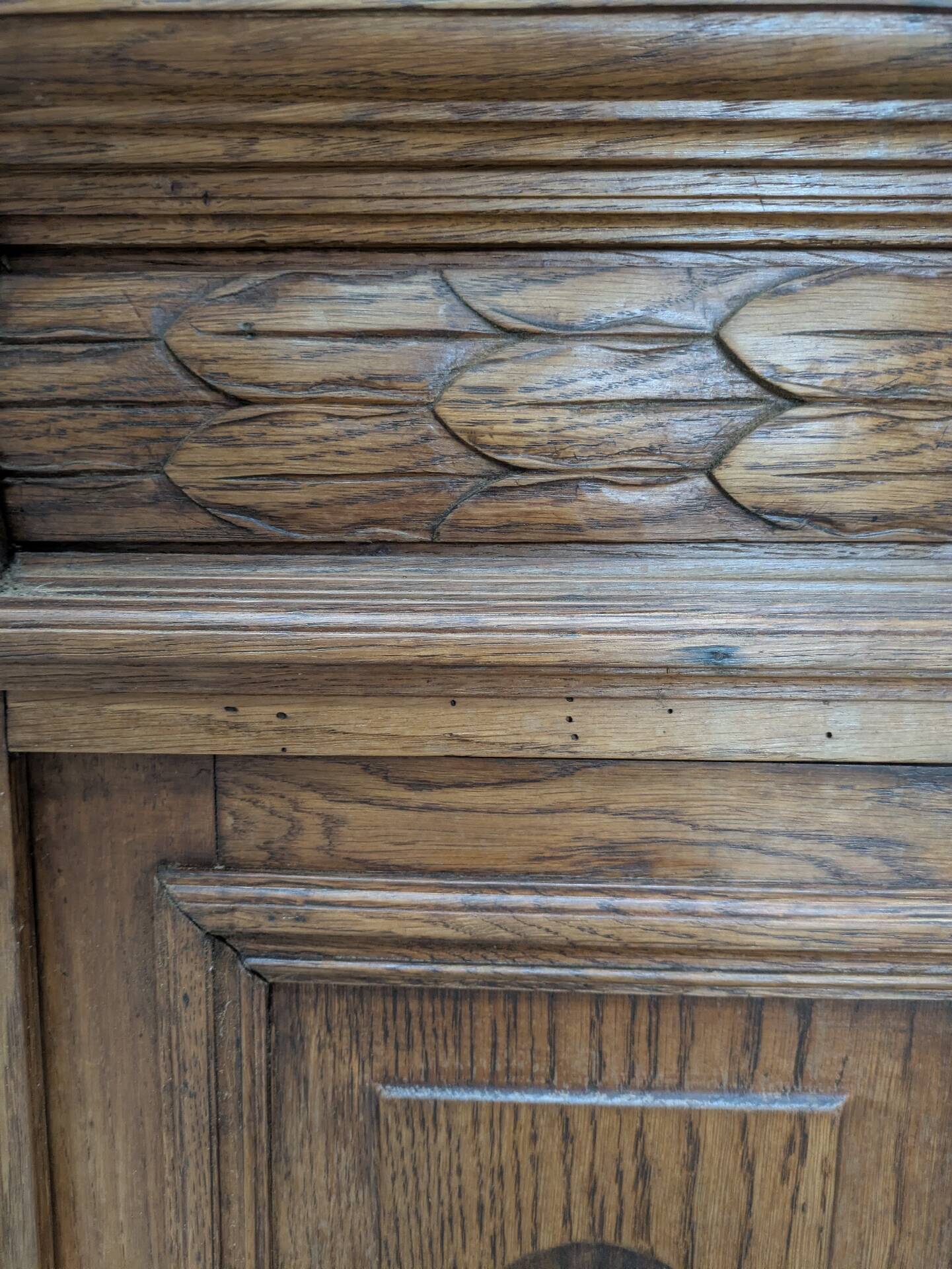Buffet ancien en chêne