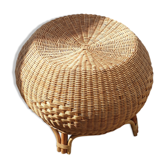 Wicker pouf