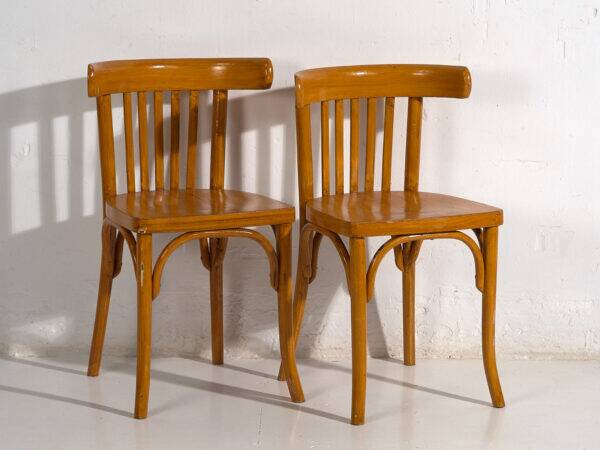 Set of antique bistro chairs (circa 1920). Set of 2 pieces, no. 5