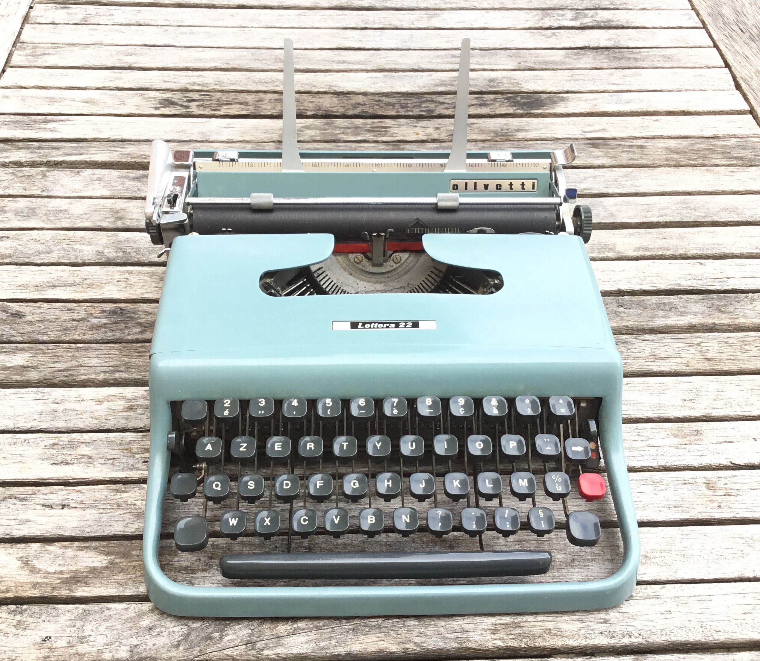 Machien à écrire Olivetti Lettera 22