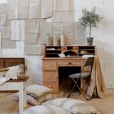 Folding velvet chair