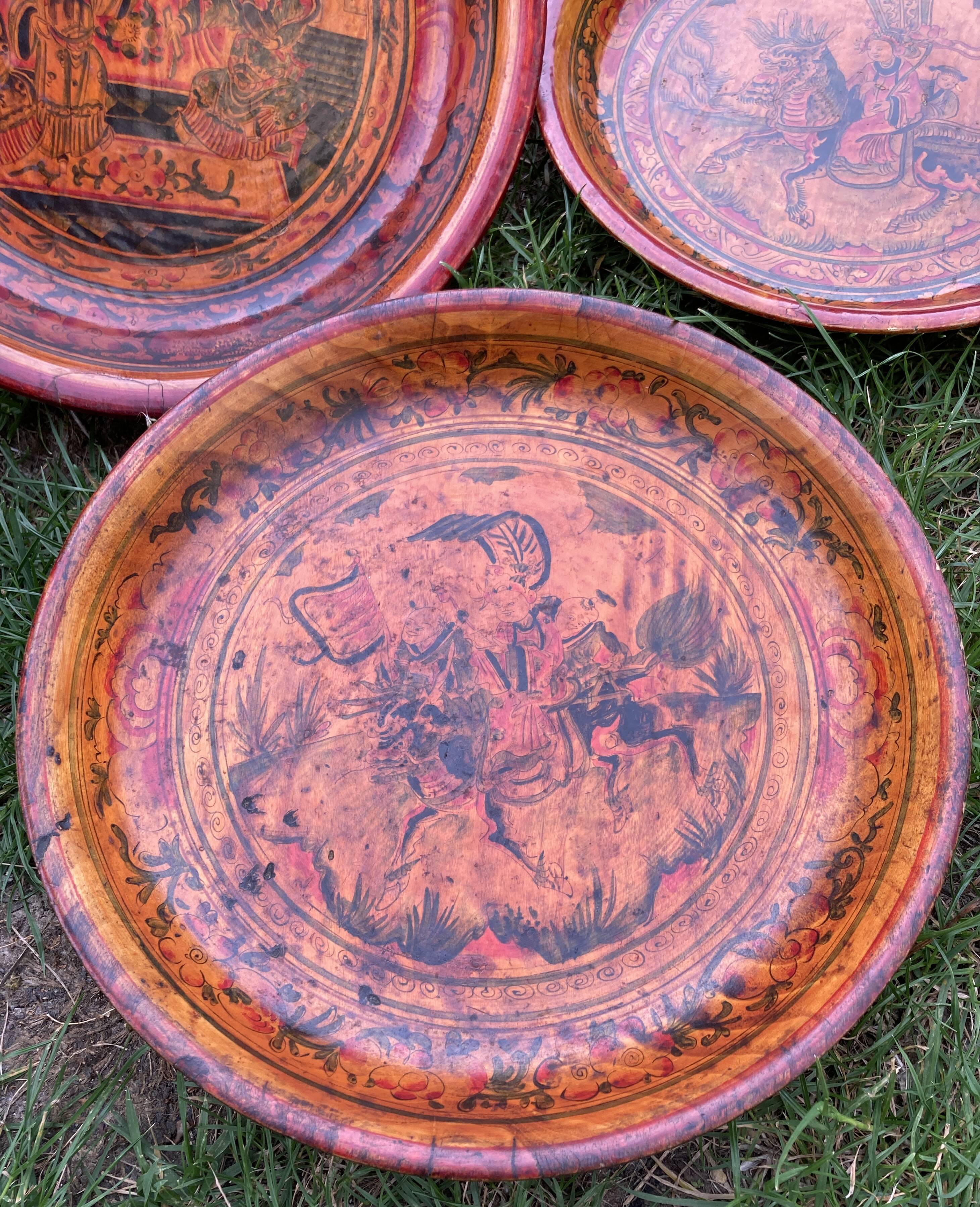 Lot de 3 plats ronds en laque rouge - Chine