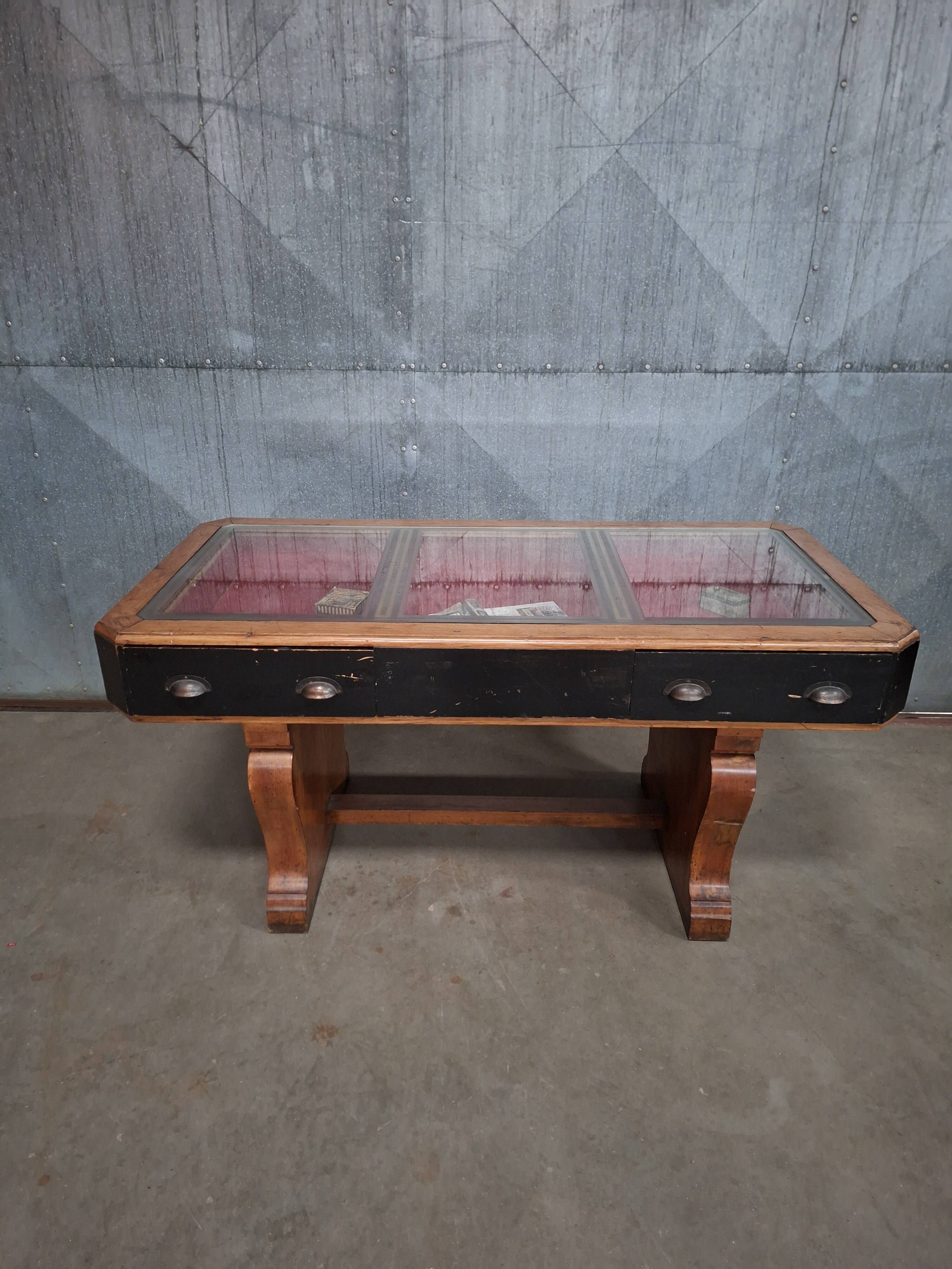 Table vitrine / table de présentation / comptoir avec tiroirs