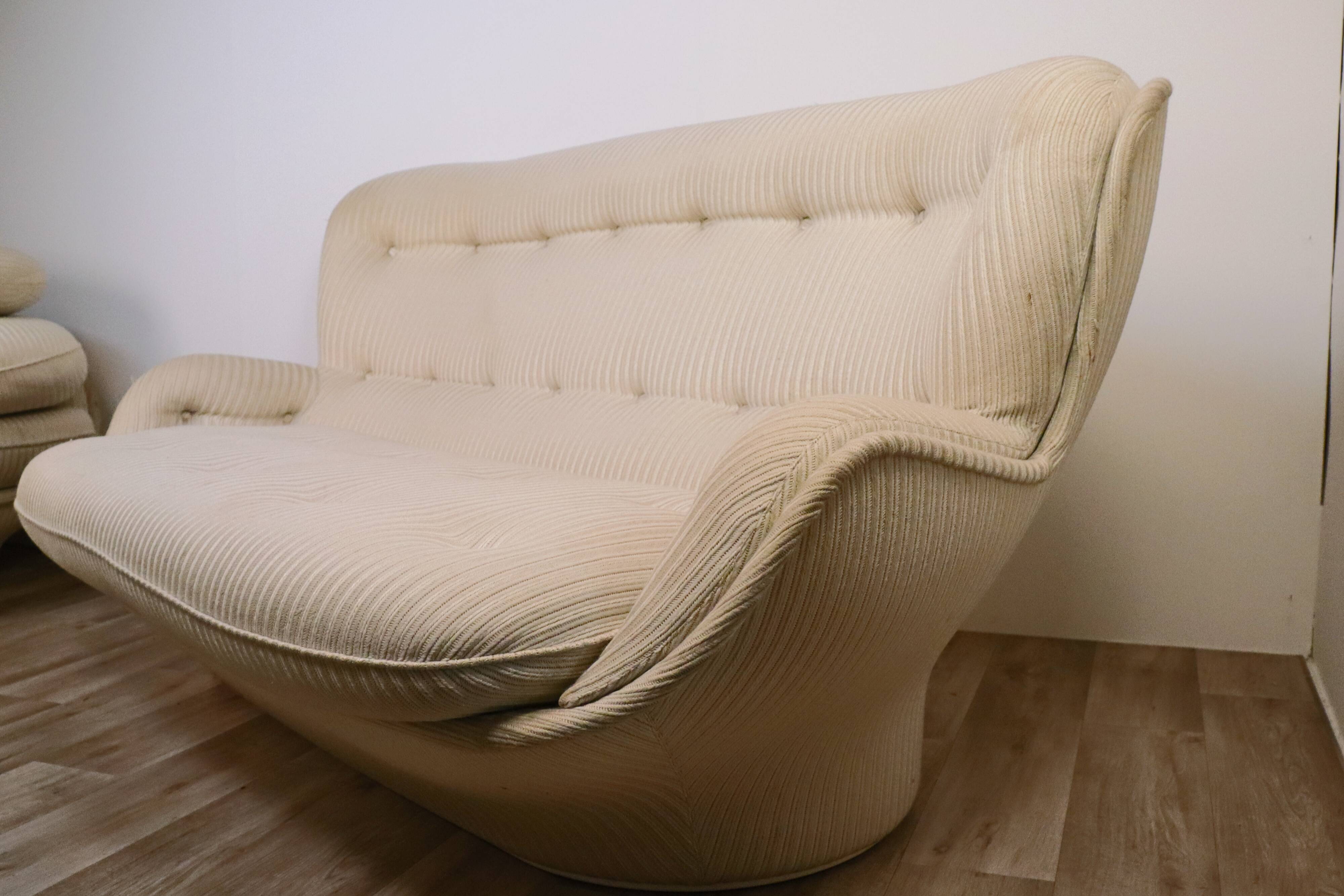 Vintage sofa "Karaté" by Michel Cadestin Airborne edition 1970