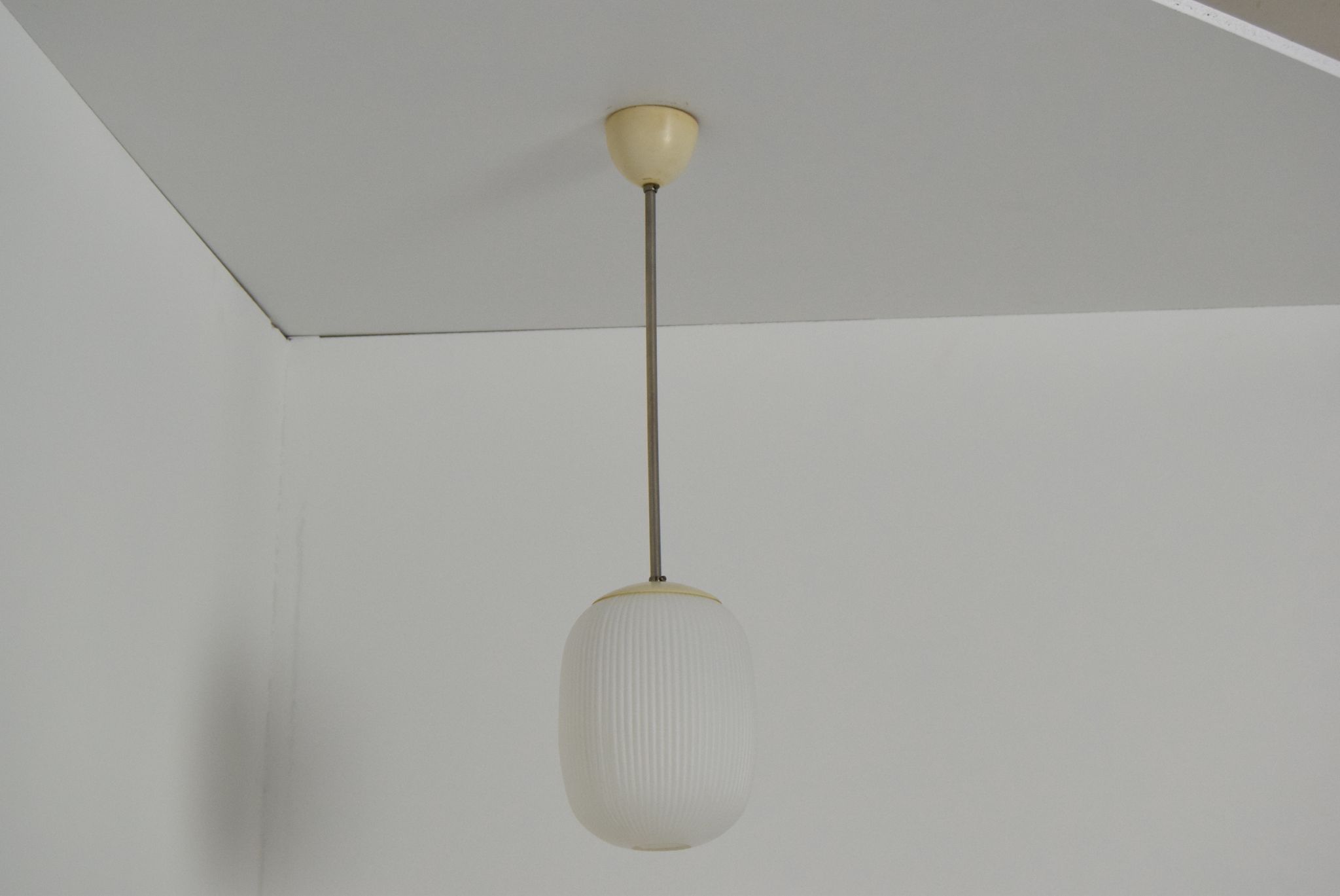 Suspension en verre du milieu du siècle années 1950