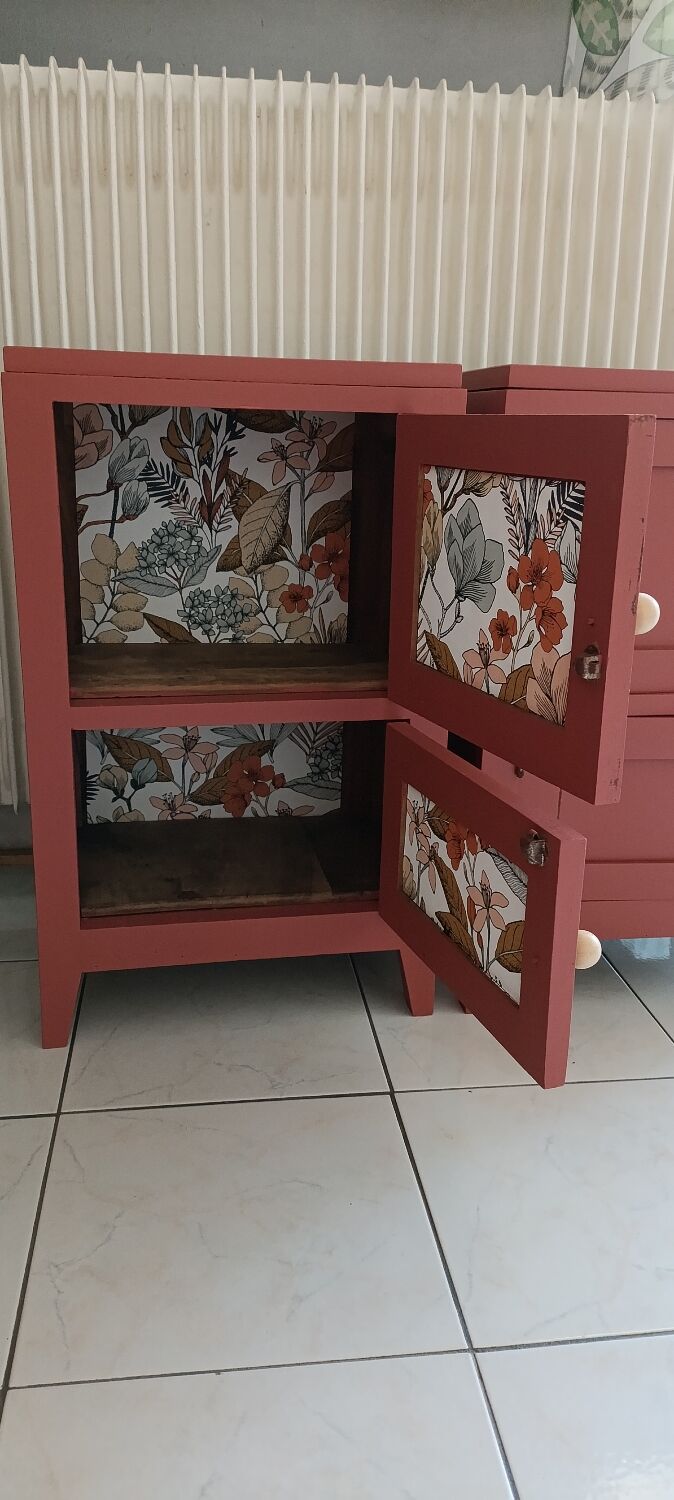 2 bedside tables René Gabriel